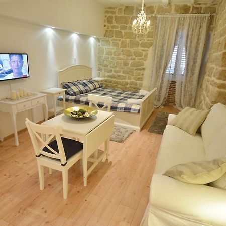 Studios Villa Rossella 4 Ровінь Номер фото