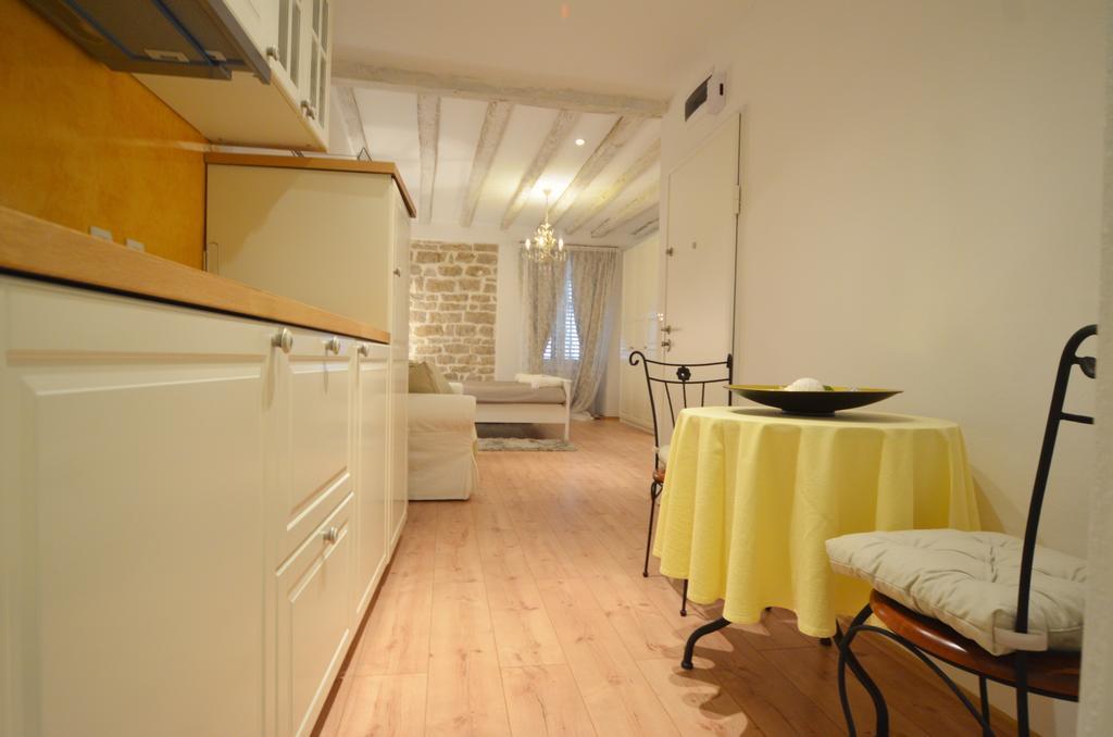 Studios Villa Rossella 4 Ровінь Номер фото
